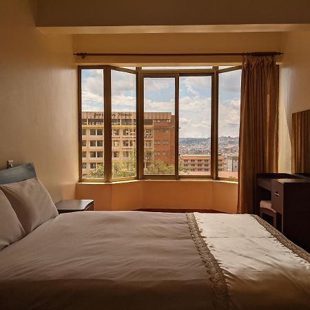 Prestige Hotel Suites Кампала Экстерьер фото