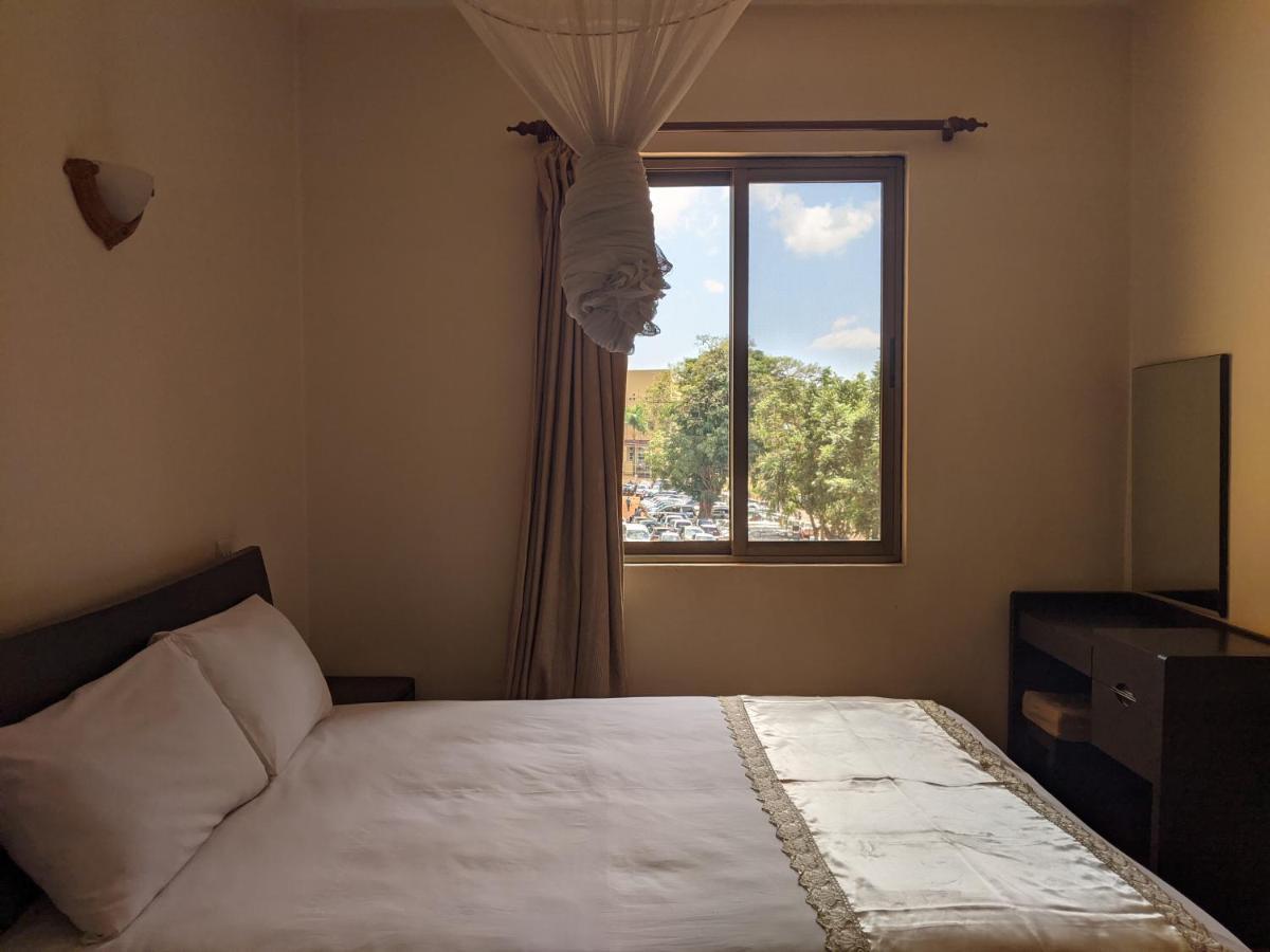 Prestige Hotel Suites Кампала Экстерьер фото