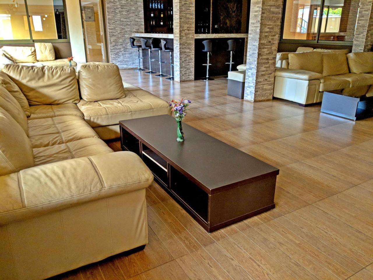 Prestige Hotel Suites Кампала Экстерьер фото