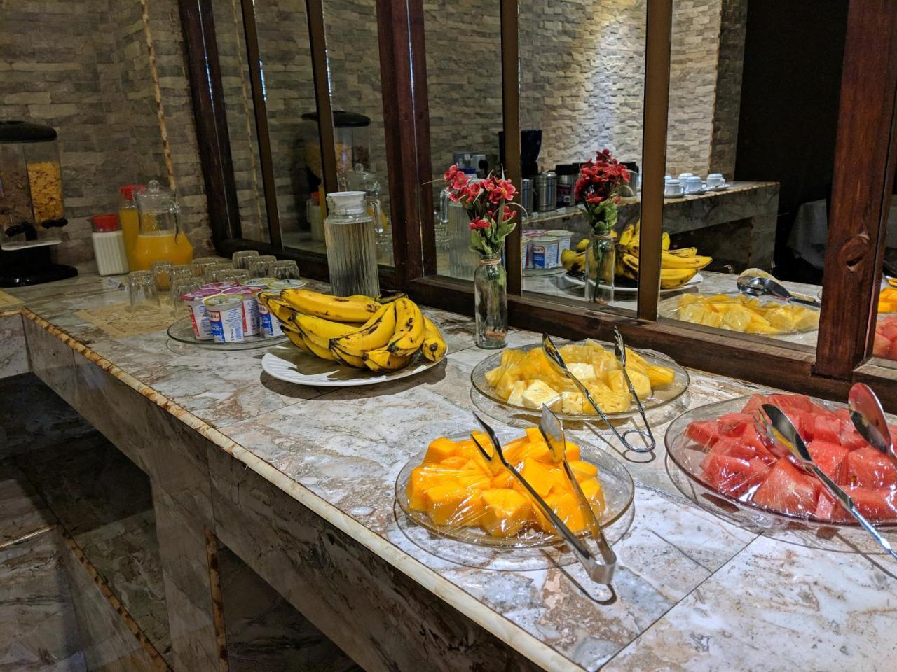 Prestige Hotel Suites Кампала Экстерьер фото