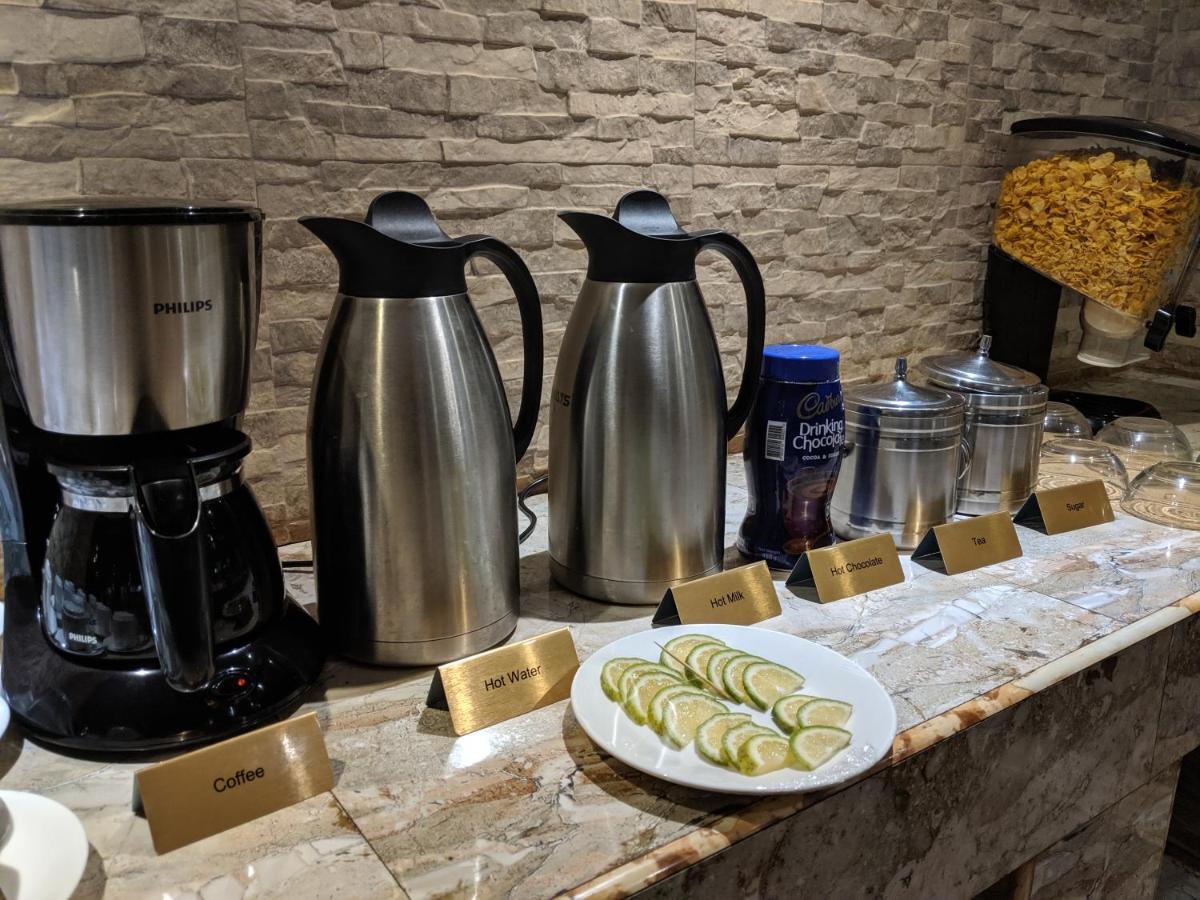 Prestige Hotel Suites Кампала Экстерьер фото